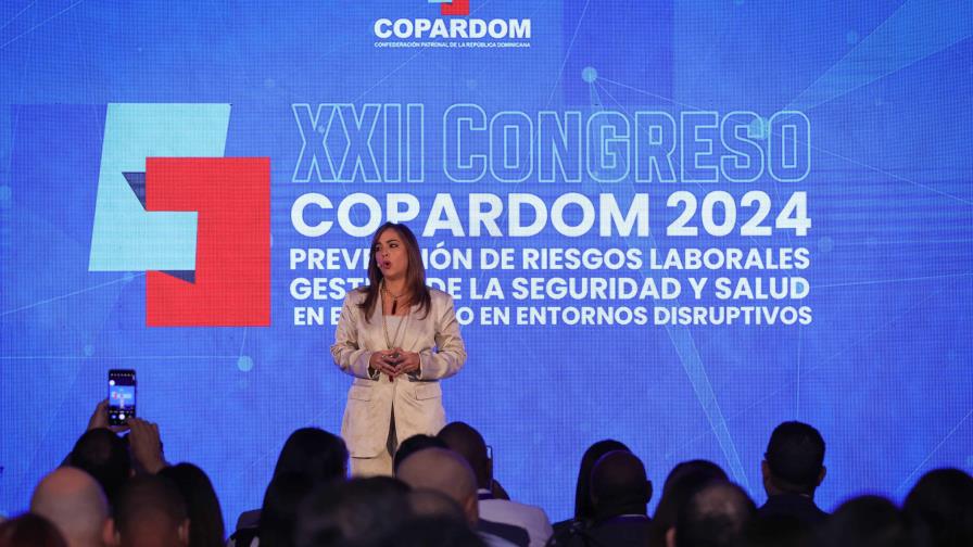La Copardom insiste en revisar la cesantía, pero ministro sugiere seguir avanzando La Copardom insiste en revisar la cesantía, pero ministro sugiere seguir avanzando
