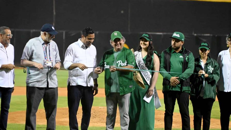 Las Estrellas ganan en la inauguración de su remodelado Estadio Tetelo Vargas