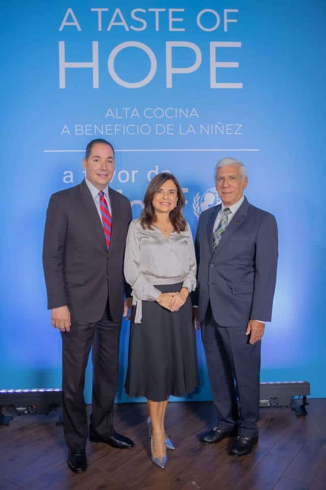 Randolph Phipps, Rebeca Meléndez y Rafael Genao.