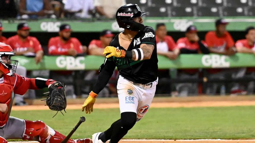 Estrellas apalean a Leones y les quitan el invicto con marcador de 9-1