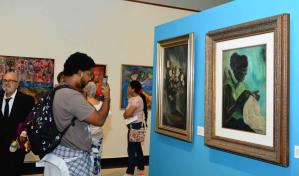 Centro de convenciones UTESA presenta exposición de Clara Ledesma