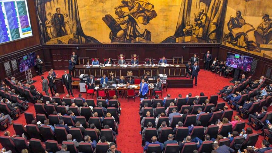 Legisladores de la Fuerza del Pueblo y el PLD no participarán en proclamación de nueva Constitución