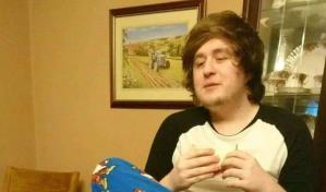 Dan cadena perpetua a hombre que chantajeó a unas 3,500 niñas por internet