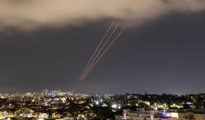 Irán repele ataques contra bases en la capital, según medios iraníes