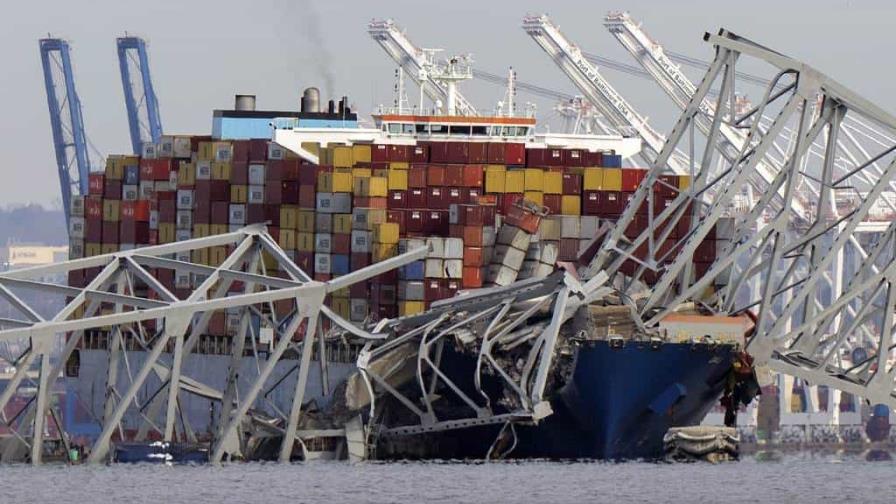 Propietario y operador de barco que derribó puente en Baltimore pagarán US$102 millones por limpieza