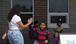 Vinieron a Estados Unidos en busca de una mejor vida y mejores escuelas. Los resultados son mixtos