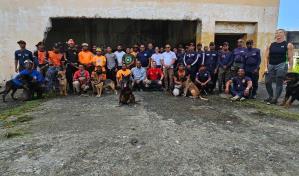 Realizan capacitación de búsqueda en emergencias con unidad canina K-9 en Villa Altagracia