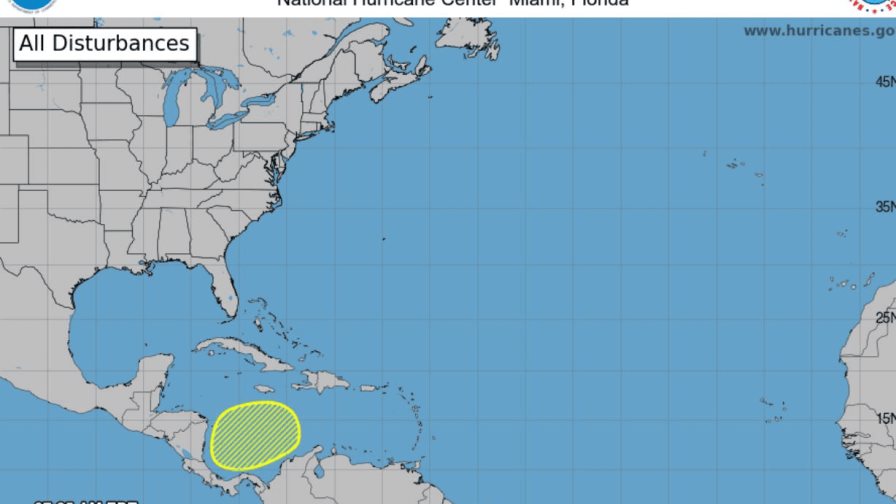 Autoridades activan vigilancia ante posible formación de sistema en el Caribe