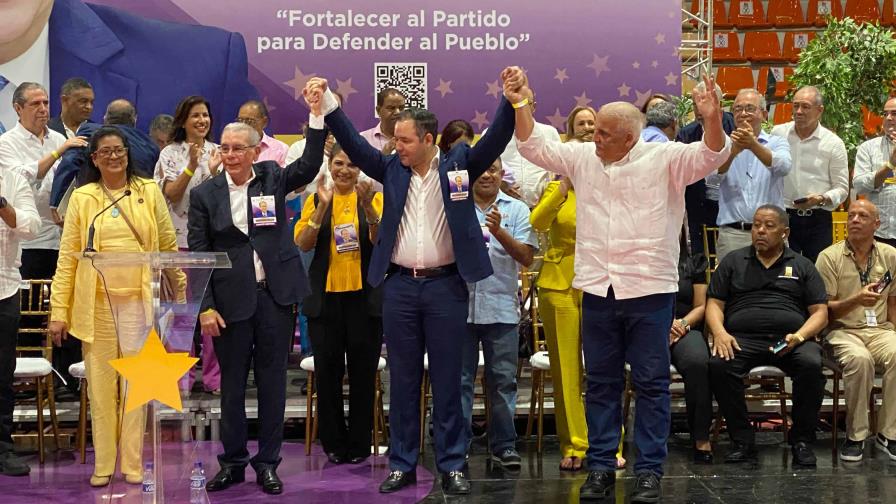 Danilo Medina se mantiene en la presidencia del PLD