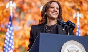 Hacer historia sin destacarlo: Kamala Harris guarda silencio sobre su género y su raza