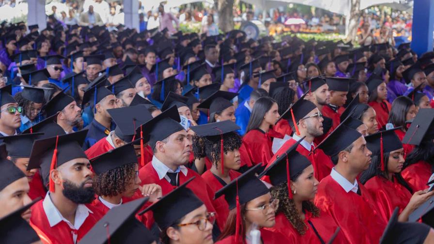 La UASD celebra sus 486 años en ceremonia de graduación de 4,566 nuevos profesionales