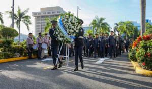 Polic&iacute;a Nacional rinde homenaje p&oacute;stumo a agentes ca&iacute;dos durante sus labores