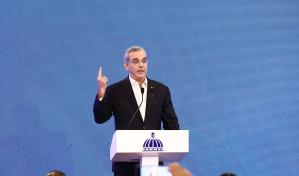 Luis Abinader informa que mantendrá cerrado el espacio aéreo con Haití