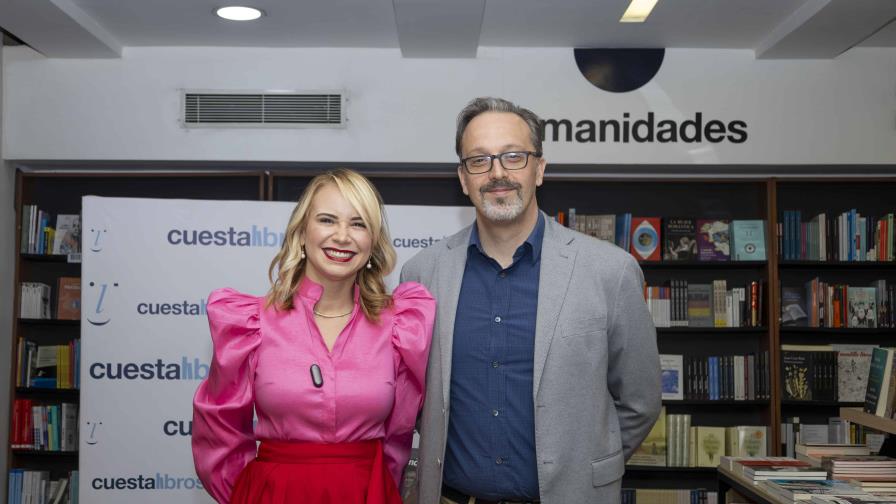 Cuesta Libros presenta libro "De invisible a invencible de Vilma Núñez