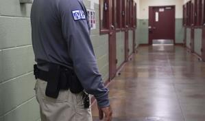 Una demanda alega que el gobierno de EEUU retiene 300 millones de fianzas no devueltas a inmigrantes