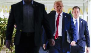 Trump dice que su mitin en NY, marcado por insultos, fue una fiesta de amor