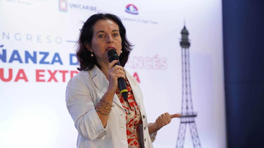 Educación y la Embajada de Francia realizan congreso para fortalecer el francés en las aulas