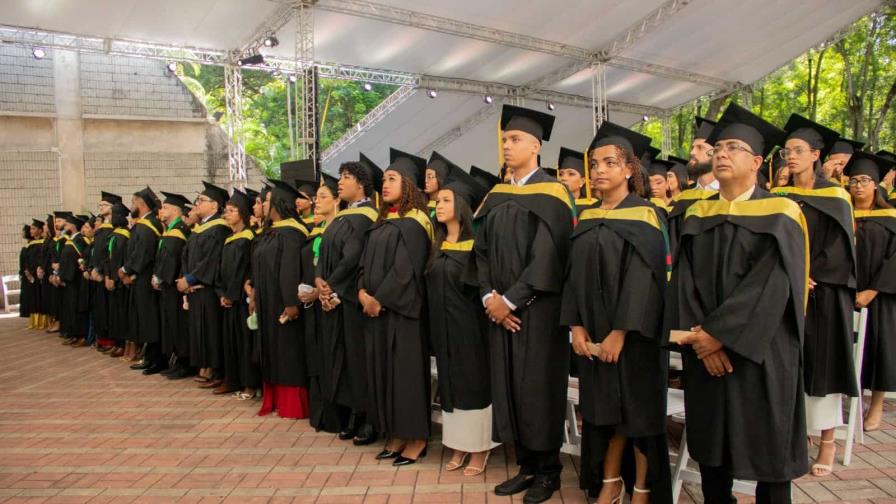 La Universidad Central del Este gradúa a 579 nuevos profesionales