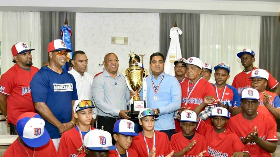 Ministro Kelvin Cruz resalta desempeño del béisbol U-12 Ministro Kelvin Cruz resalta desempeño del béisbol U-12