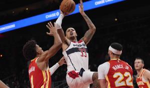 Wizards logran su primera victoria con 25 puntos de Kuzma al vencer 121-119 a Hawks