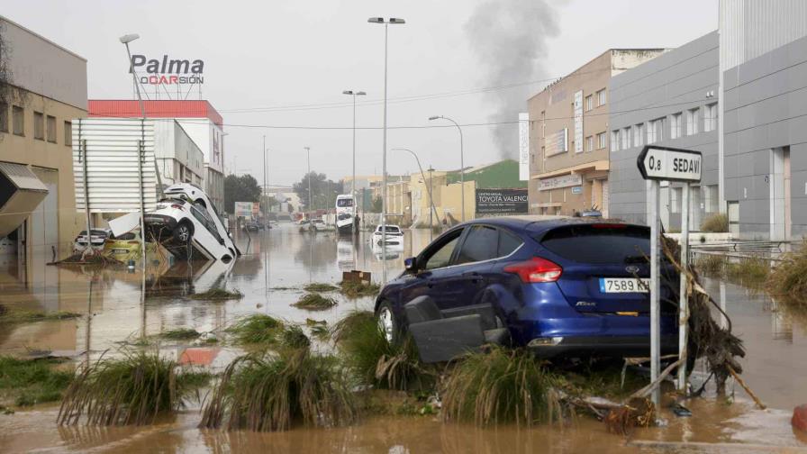 Residentes atónitos y rescatistas desbordados ante las inundaciones en España