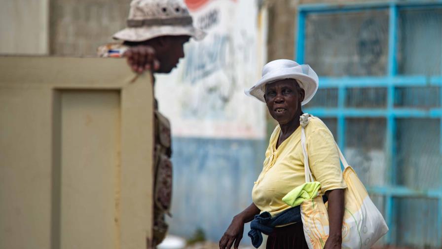 Casi un cuarto de los haitianos que entran al país, se queda