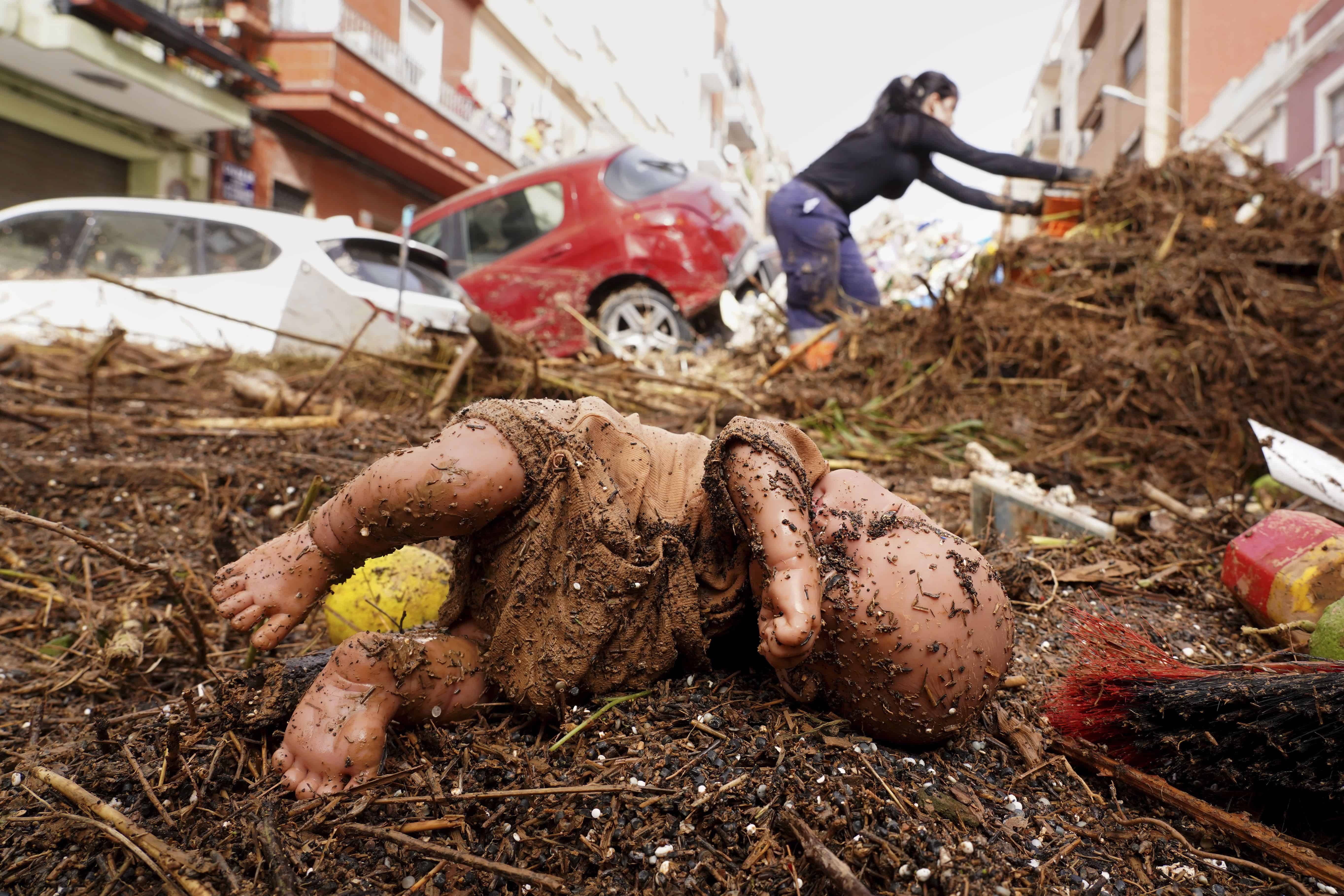 EN FOTOS: Valencia sufre graves inundaciones que dejan al menos 62 muertos