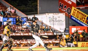 Henry Urrutia: "Es demasiado difícil batear en la liga dominicana"