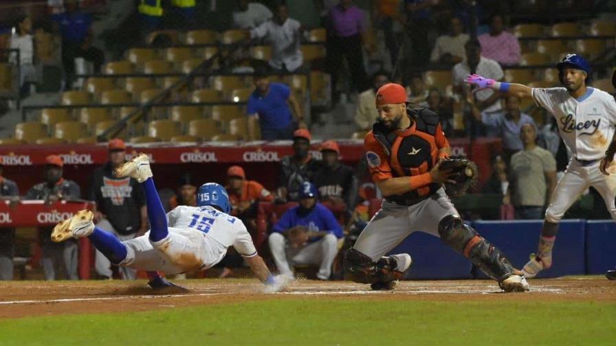 Licey viene de atrás dos veces para vencer a los Toros y extender su racha a seis victorias