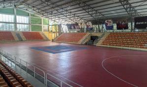 El país se ve afectado por islas deportivas en construcción de obras