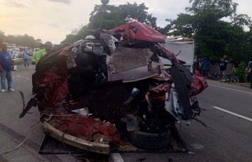 Un muerto durante accidente de tránsito entre una grúa y un carro en la autopista Duarte