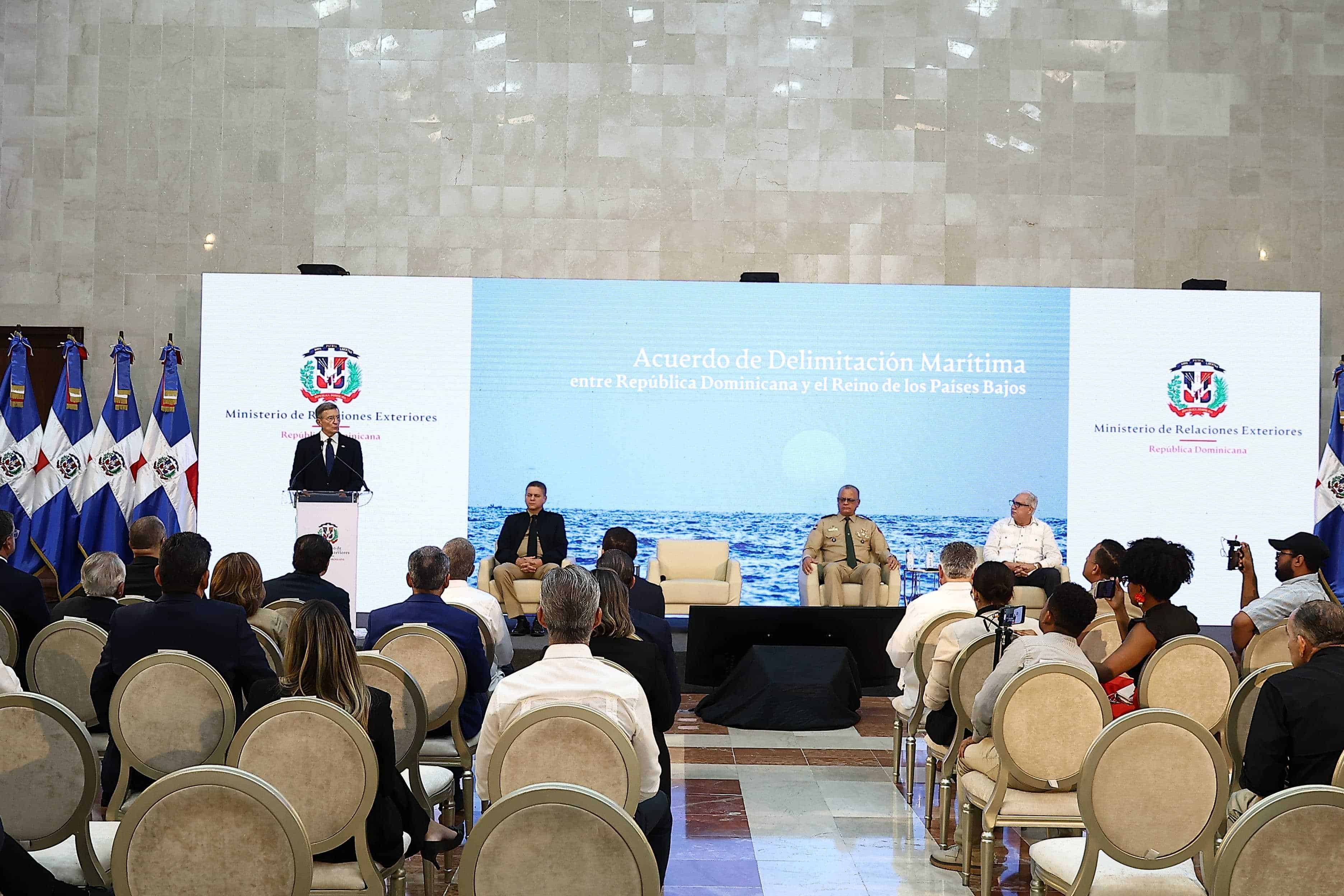 El canciller Roberto Álvarez habla el acuerdo con el reino de los Países Bajos.