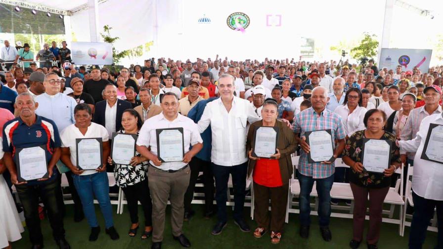 Presidente Abinader entrega 752 títulos de propiedad en proyecto Cotuí-Cevicos, Sánchez Ramírez