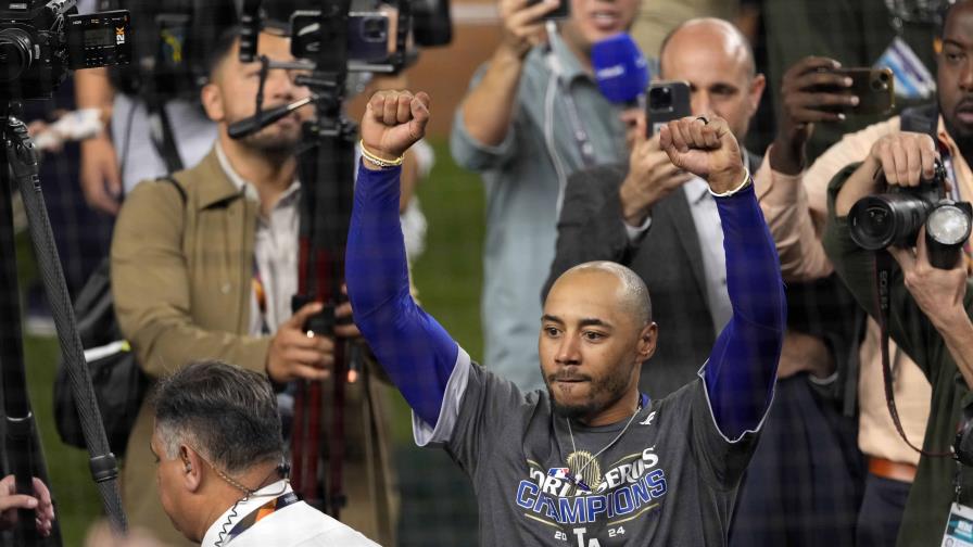 Zapatillas de Freeman y guantes de Betts al Salón de la Fama del béisbol