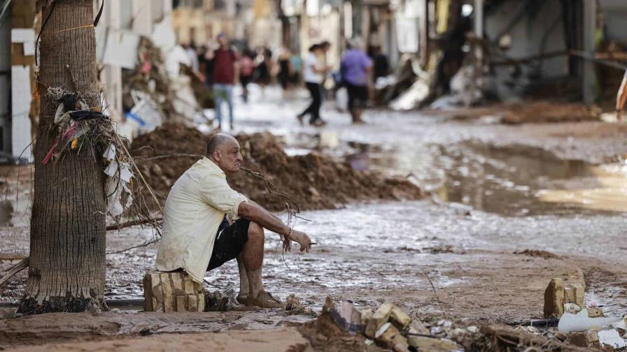 España continúa buscando víctimas tras las inundaciones del siglo