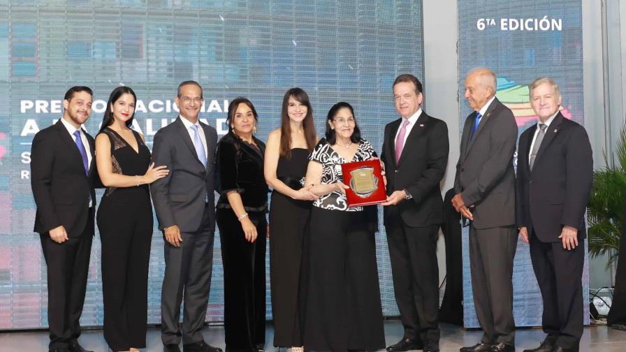 Celebran gala de entrega del Premio Nacional a la Calidad