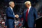 Trump promete un puesto a Kennedy Jr. en las agencias sanitarias de su eventual Gobierno