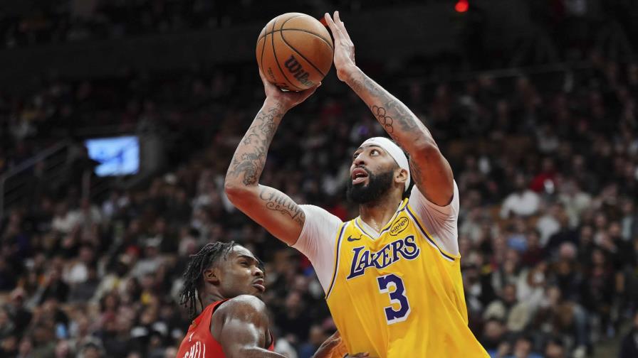 Davis anota 38 tantos por Lakers, que vencen a Raptors 131-125 y logran 1ra victoria de visita