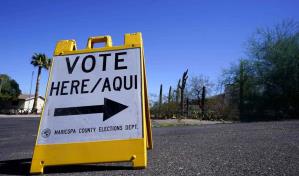 Ordenan a Arizona divulgar lista de votantes con ciudadanía no verificada