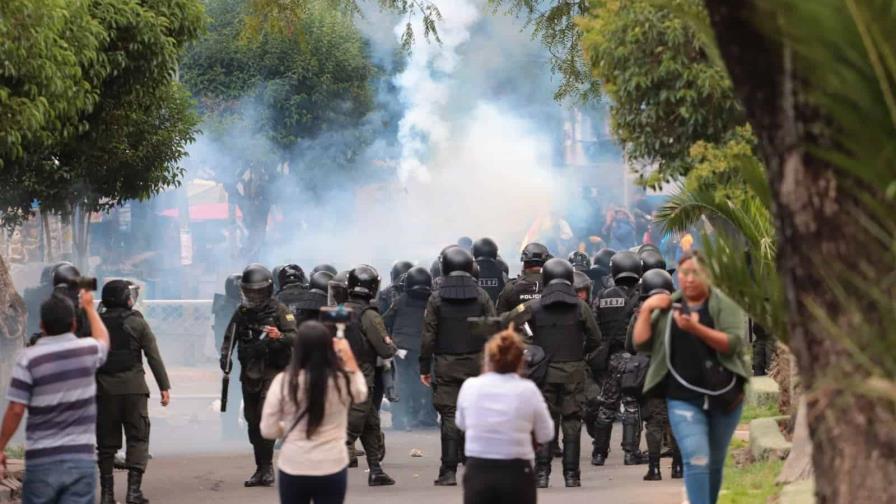 Reportan 20 heridos durante los enfrentamientos entre la Policía y bloqueadores evistas