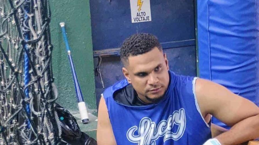 Hernández asegura que revisar los videos con los hitting coaches  ha mejorado su bateo