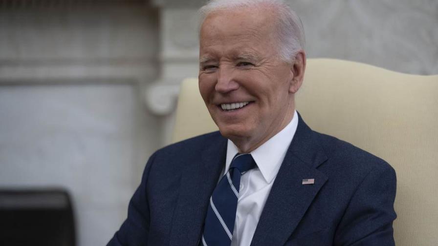 Biden celebra el apoyo federal a instituciones educativas que brindan servicio a los hispanos