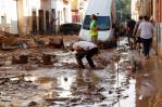 Nos dejaron completamente solos, denuncian las víctimas del temporal en Valencia