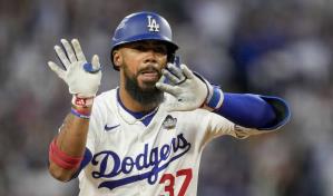 Teoscar Hernández celebra con lágrimas en sus ojos el campeonato mundial de los Dodgers