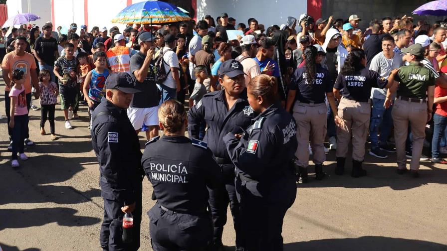 Migrantes en frontera sur de México buscan apresurar trámites previo a comicios en EE.UU.