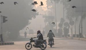 Segunda ciudad de Pakistán registra contaminación 40 veces superior al límite de la OMS