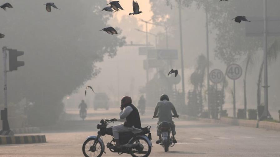 Segunda ciudad de Pakistán registra contaminación 40 veces superior al límite de la OMS