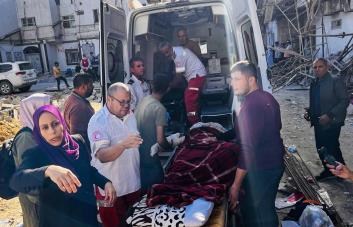 OMS reporta seis heridos, incluidos cuatro niños, en ataque a centro de vacunación en Gaza