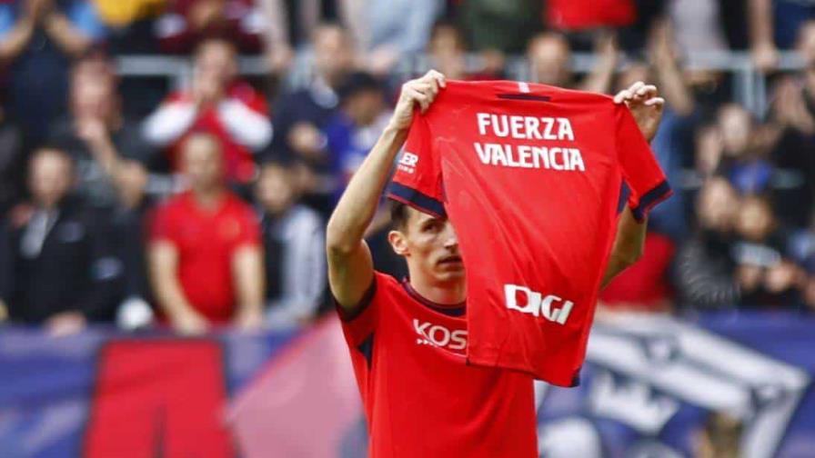 Osasuna dedica victoria a su entrenador y a víctimas de las inundaciones de Valencia