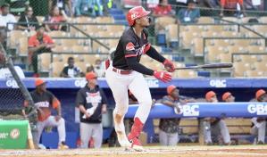 González empuja cuatro carreras y los Leones amplían racha negativa de los Toros